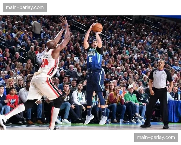 独行侠不敌勇士,排名跌至西部第五,季后赛首轮将对阵快船 独行侠不敌勇士,排名跌至西部第五,季后赛首轮将对阵快船