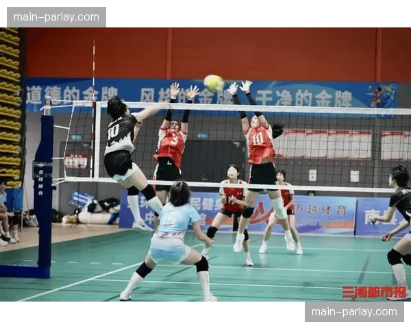 浙江青少年排球冠军赛在衢州市体育中心体育馆正式拉开帷幕